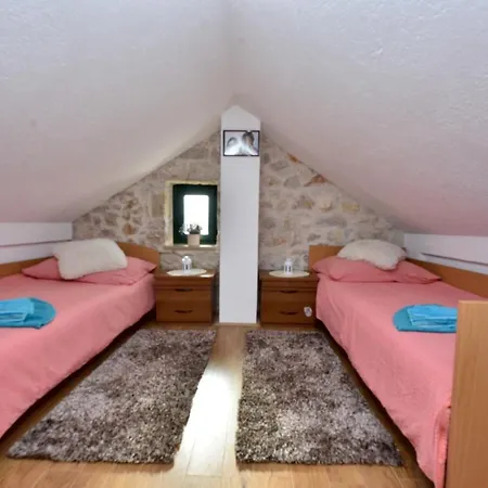 Dropuljic House *