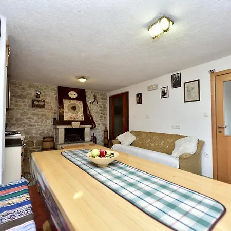 Dropuljic House Holiday home *