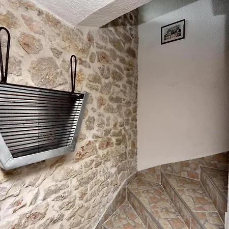 Holiday home Dropuljic House