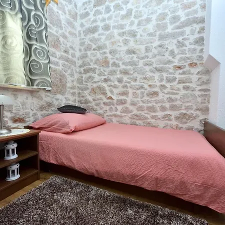 Dropuljic House
