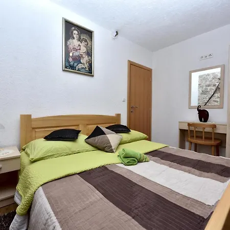 Dropuljic House Holiday home *