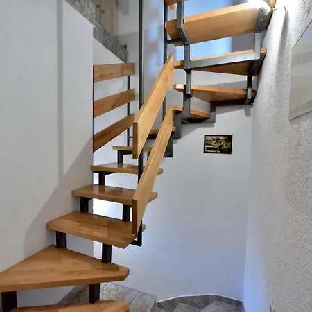 Dropuljic House *